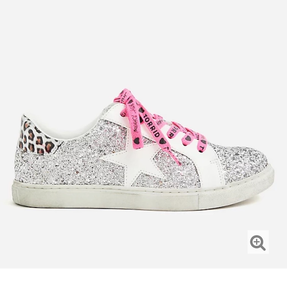 BETSEYJOHNSON SILVER GLITTER DISTRESSED SNEAKER WW